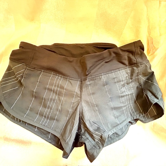 Lululemon Run: Speed Short Slalom Stripe Black  / Hyper Stripe Black - Picture 5 of 7